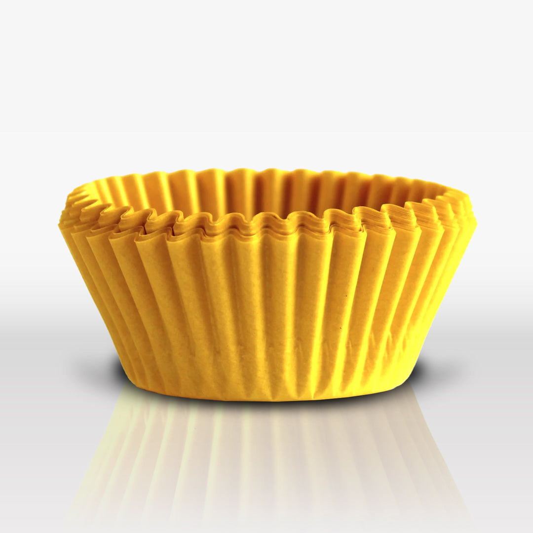 Set of 24 cheerful yellow matte cupcake liners